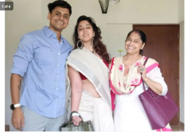 प्रेमीकी आमाको सारीमा देखिइन् आमिर खानकी छोरी, भनिन्, 'सारीका लागि धन्यवाद'